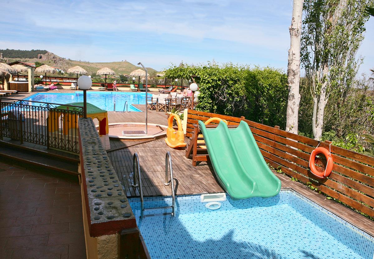 Belvedere Aeolis Hotel Mithimna Buitenkant foto